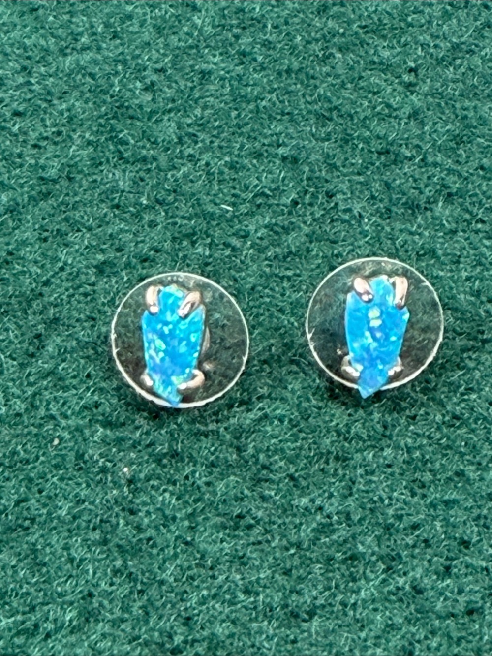 Kendra Scott Blue Opalescent Arrowhead Stud Earrings Gold Tone